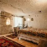 Village Cave House Готель