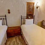 Village Cave House Готель Гьореме