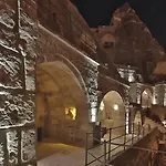 Village Cave House Гореме