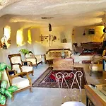 Village Cave House Готель