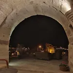 Village Cave House Гореме