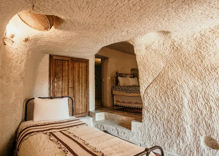 Village Cave House 2*